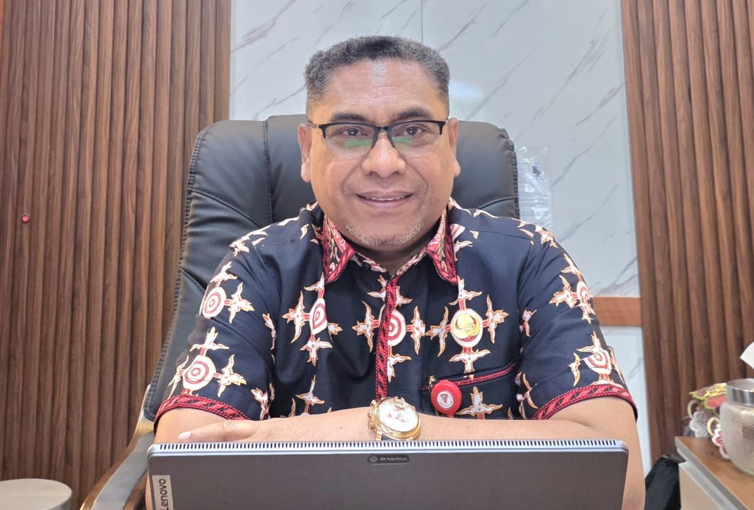 Ronald Lekransy, Ambon's head of communications and information